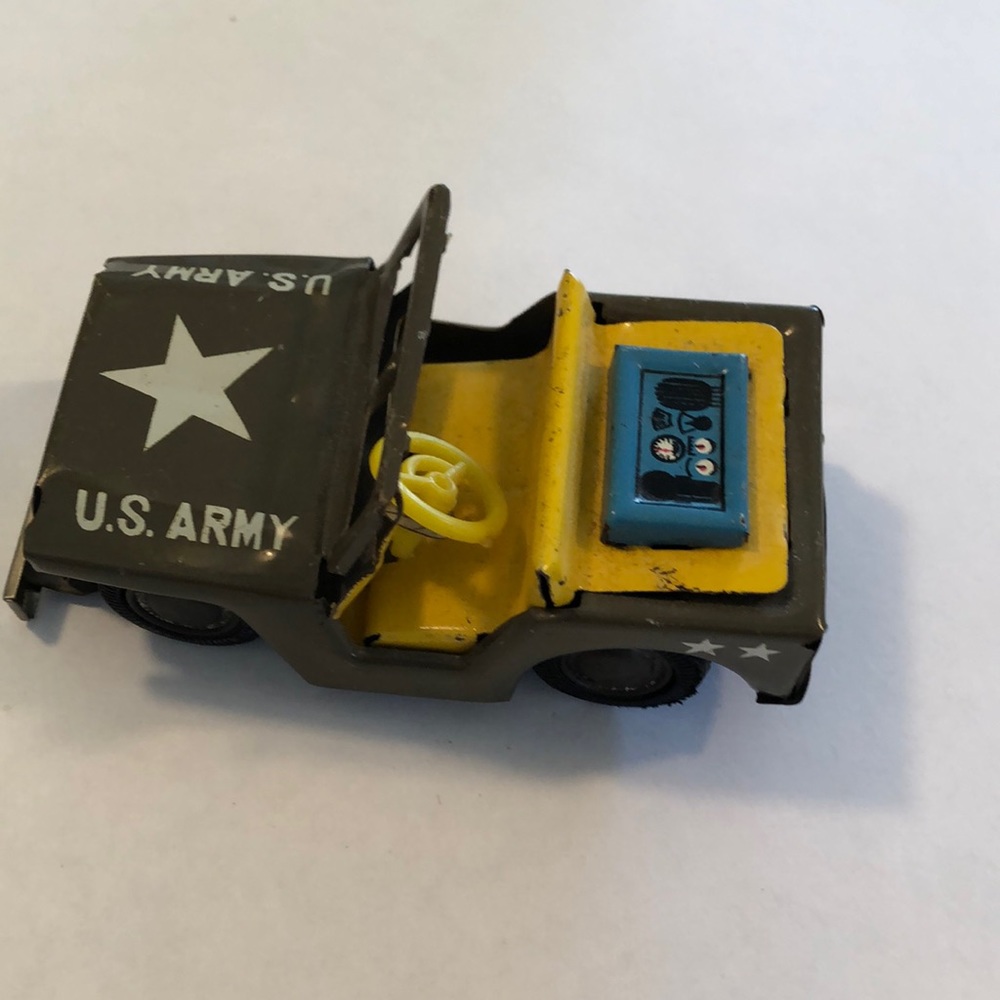 Vintage 60’s metal army toy